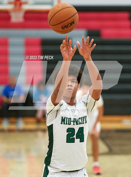 Thumbnail 1 in Mid-Pacific Institute vs. Los Alamitos photogallery.