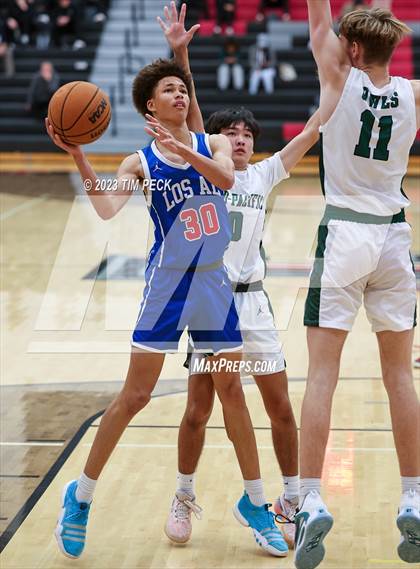 Thumbnail 3 in Mid-Pacific Institute vs. Los Alamitos photogallery.