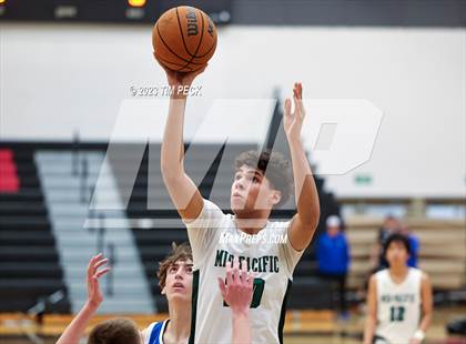 Thumbnail 2 in Mid-Pacific Institute vs. Los Alamitos photogallery.