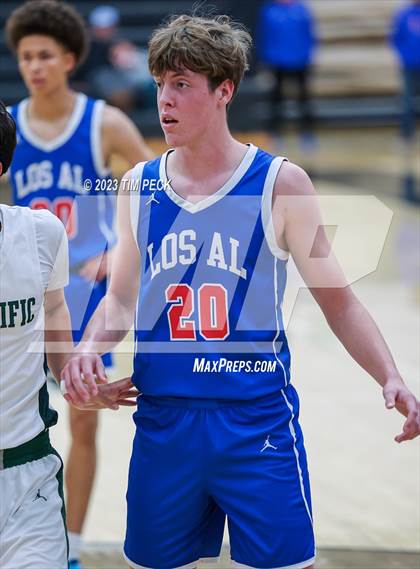 Thumbnail 3 in Mid-Pacific Institute vs. Los Alamitos photogallery.