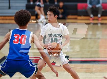 Thumbnail 3 in Mid-Pacific Institute vs. Los Alamitos photogallery.