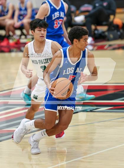 Thumbnail 1 in Mid-Pacific Institute vs. Los Alamitos photogallery.