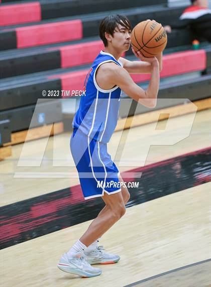Thumbnail 3 in Mid-Pacific Institute vs. Los Alamitos photogallery.