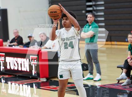 Thumbnail 3 in Mid-Pacific Institute vs. Los Alamitos photogallery.