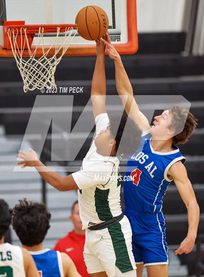 Thumbnail 3 in Mid-Pacific Institute vs. Los Alamitos photogallery.