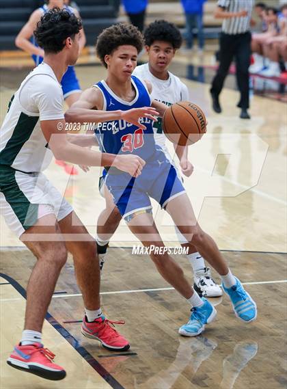 Thumbnail 3 in Mid-Pacific Institute vs. Los Alamitos photogallery.