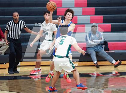 Thumbnail 2 in Mid-Pacific Institute vs. Los Alamitos photogallery.