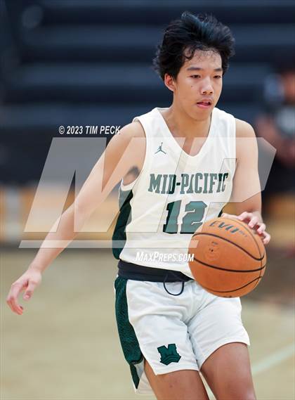 Thumbnail 3 in Mid-Pacific Institute vs. Los Alamitos photogallery.