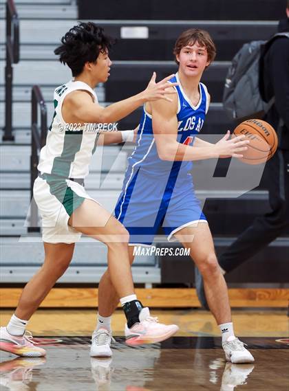 Thumbnail 3 in Mid-Pacific Institute vs. Los Alamitos photogallery.
