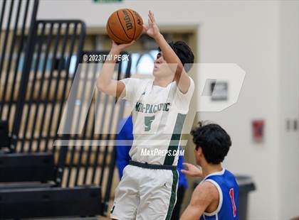 Thumbnail 3 in Mid-Pacific Institute vs. Los Alamitos photogallery.