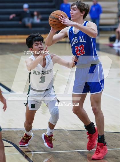 Thumbnail 3 in Mid-Pacific Institute vs. Los Alamitos photogallery.