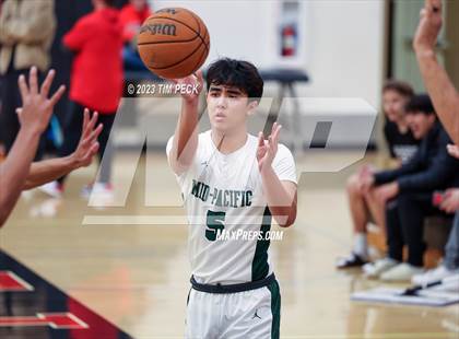 Thumbnail 3 in Mid-Pacific Institute vs. Los Alamitos photogallery.