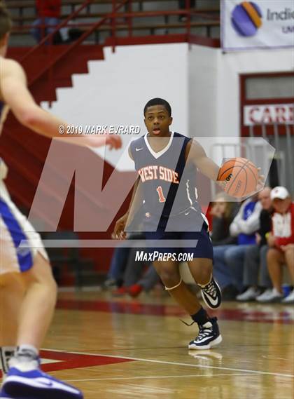Thumbnail 2 in Hamilton Southeastern vs. Gary West Side photogallery.