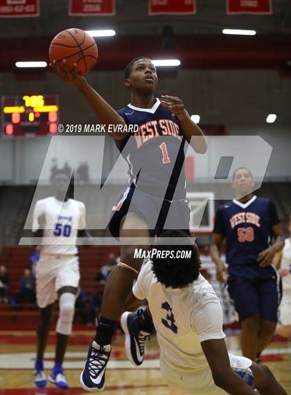 Thumbnail 2 in Hamilton Southeastern vs. Gary West Side photogallery.