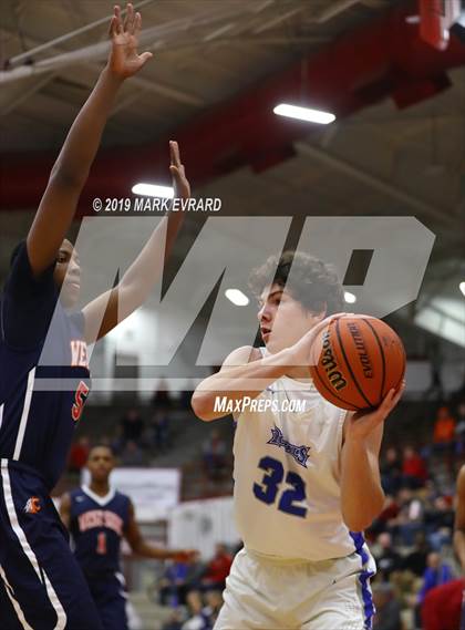 Thumbnail 2 in Hamilton Southeastern vs. Gary West Side photogallery.