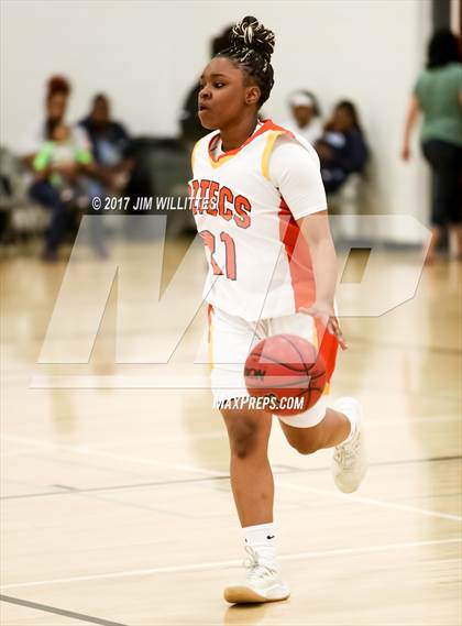 Thumbnail 2 in Corona del Sol vs. Shadow Mountain (Lady Titan Winter Hoops Classic) photogallery.