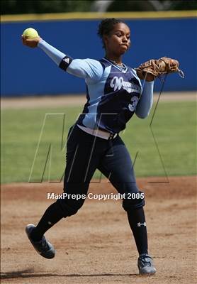 Thumbnail 3 in Notre Dame-Salinas vs. Valley Christ. (D3 Sec. Final) photogallery.