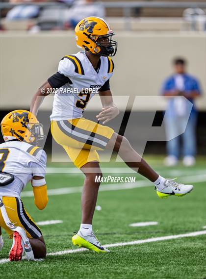 Thumbnail 3 in Fort Bend Marshall @ Lee photogallery.