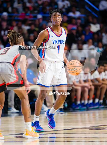 Thumbnail 2 in New Hanover vs North Mecklenburg (NCHSAA 4A Final) photogallery.
