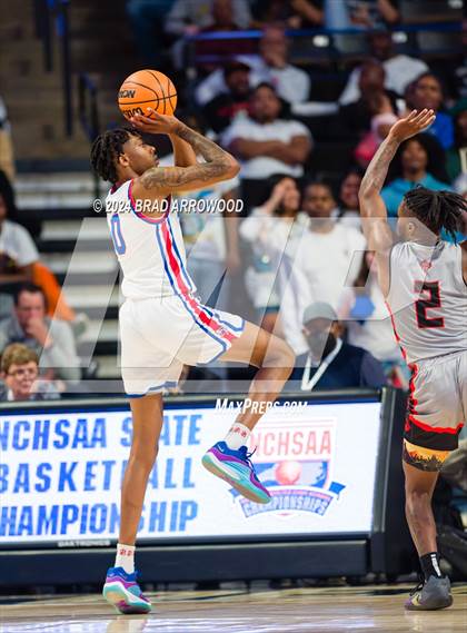 Thumbnail 3 in New Hanover vs North Mecklenburg (NCHSAA 4A Final) photogallery.