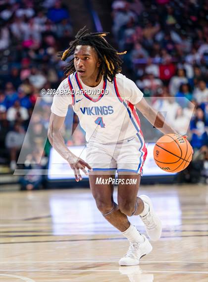 Thumbnail 1 in New Hanover vs North Mecklenburg (NCHSAA 4A Final) photogallery.