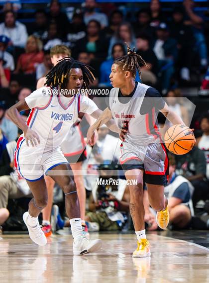 Thumbnail 3 in New Hanover vs North Mecklenburg (NCHSAA 4A Final) photogallery.