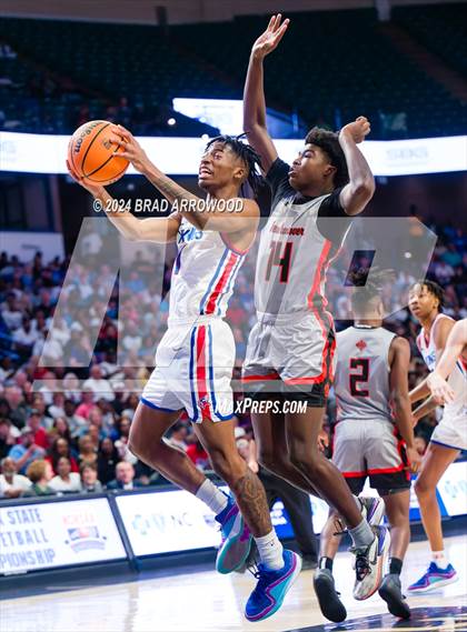 Thumbnail 3 in New Hanover vs North Mecklenburg (NCHSAA 4A Final) photogallery.