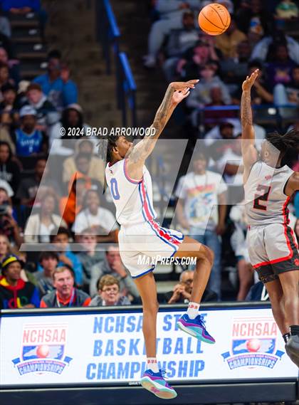 Thumbnail 3 in New Hanover vs North Mecklenburg (NCHSAA 4A Final) photogallery.