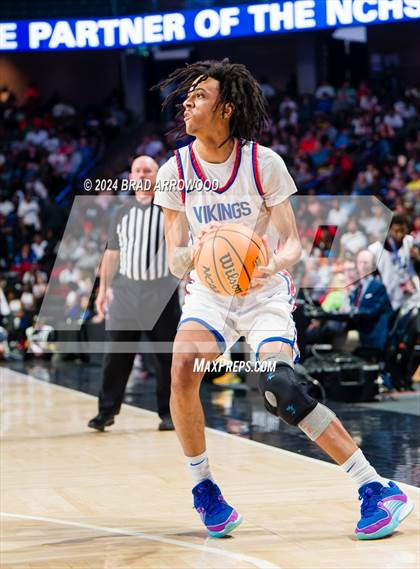 Thumbnail 3 in New Hanover vs North Mecklenburg (NCHSAA 4A Final) photogallery.