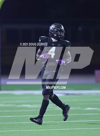 Thumbnail 1 in Cypress Park vs. Tomball (UIL 6A D2 Bi-District Playoff) photogallery.