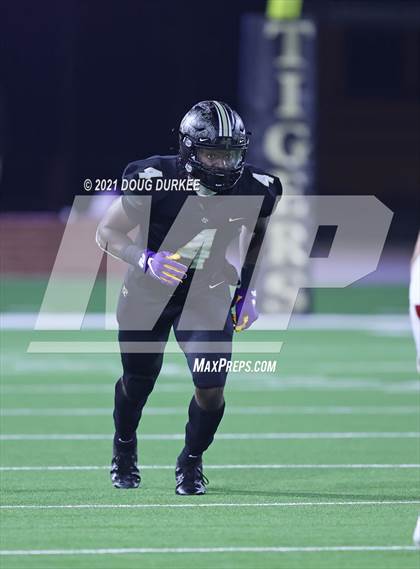 Thumbnail 2 in Cypress Park vs. Tomball (UIL 6A D2 Bi-District Playoff) photogallery.