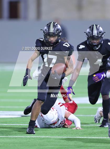 Thumbnail 2 in Cypress Park vs. Tomball (UIL 6A D2 Bi-District Playoff) photogallery.