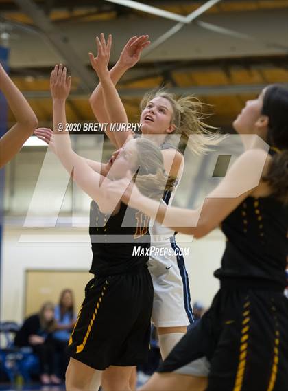 Thumbnail 1 in Riverdale Ridge vs. Eagle Ridge Academy photogallery.