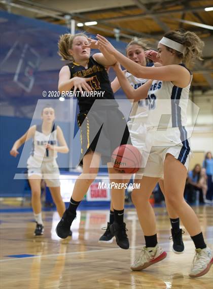 Thumbnail 1 in Riverdale Ridge vs. Eagle Ridge Academy photogallery.