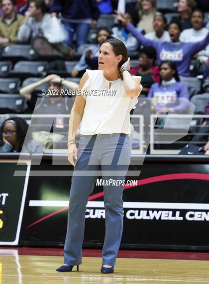 Thumbnail 1 in Tompkins vs. Keller (UIL 6A Semifinal) photogallery.