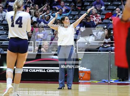 Thumbnail 3 in Tompkins vs. Keller (UIL 6A Semifinal) photogallery.
