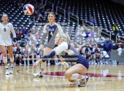 Thumbnail 2 in Tompkins vs. Keller (UIL 6A Semifinal) photogallery.