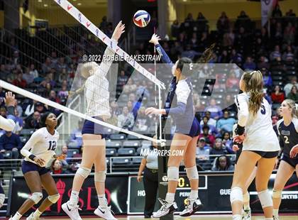 Thumbnail 3 in Tompkins vs. Keller (UIL 6A Semifinal) photogallery.