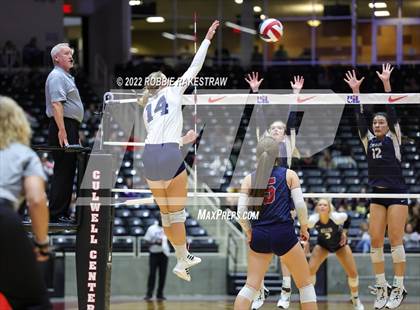 Thumbnail 1 in Tompkins vs. Keller (UIL 6A Semifinal) photogallery.