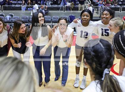Thumbnail 1 in Tompkins vs. Keller (UIL 6A Semifinal) photogallery.