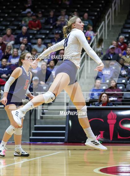 Thumbnail 2 in Tompkins vs. Keller (UIL 6A Semifinal) photogallery.