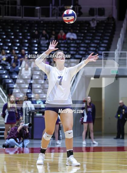 Thumbnail 1 in Tompkins vs. Keller (UIL 6A Semifinal) photogallery.