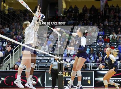Thumbnail 3 in Tompkins vs. Keller (UIL 6A Semifinal) photogallery.