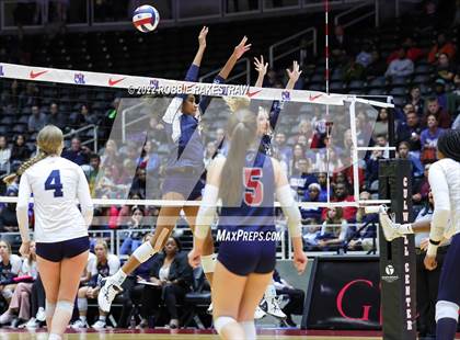 Thumbnail 1 in Tompkins vs. Keller (UIL 6A Semifinal) photogallery.