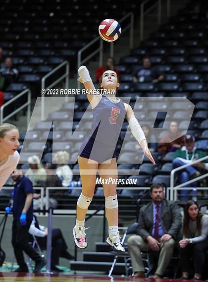 Thumbnail 2 in Tompkins vs. Keller (UIL 6A Semifinal) photogallery.