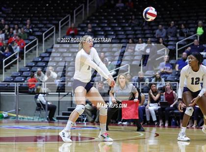 Thumbnail 3 in Tompkins vs. Keller (UIL 6A Semifinal) photogallery.