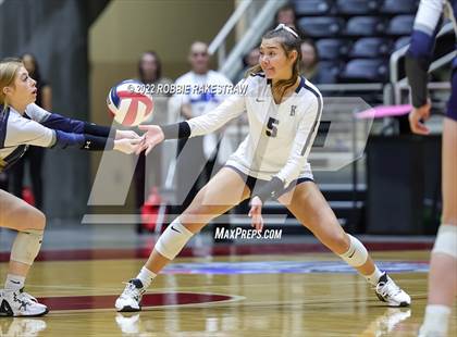 Thumbnail 2 in Tompkins vs. Keller (UIL 6A Semifinal) photogallery.