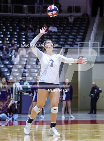 Thumbnail 2 in Tompkins vs. Keller (UIL 6A Semifinal) photogallery.
