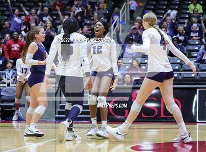 Thumbnail 3 in Tompkins vs. Keller (UIL 6A Semifinal) photogallery.