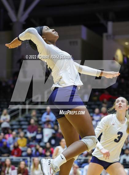 Thumbnail 1 in Tompkins vs. Keller (UIL 6A Semifinal) photogallery.